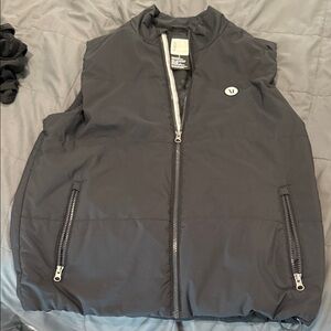 Vuori Men's black lightweight vest